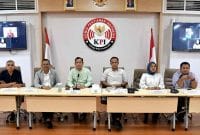 Rapat Pleno Penjatuhan Sanksi Program Xpose Uncensored Trans 7 di KPI Pusat, Selasa malam (14/10/2025).