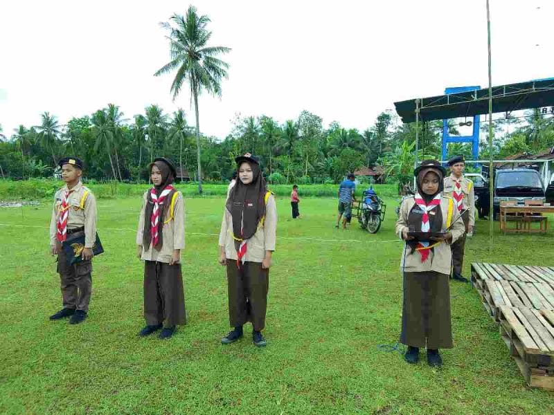 Kegiatan Perkemahan Alih Golongan SMK Ma’arif NU 02 Kemiri di Lapangan Desa Sutoragan, Kecamatan Kemiri.