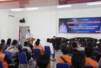 Wakil Bupati Purworejo Dion Agasi Setiabudi berbicara di depan ratusan juru parkir Purworejo.