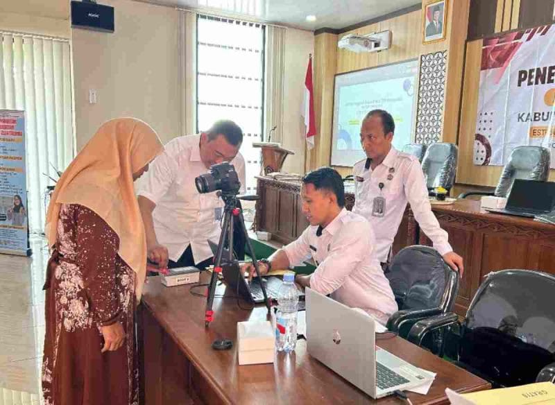Pelayanan pembuatan paspor haji tahun 2026 oleh Kantor Imigrasi Wonosobo.