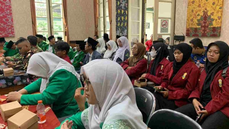 Acara dialog kepemudaan bertema 'Pemuda Pemudi Bergerak, Indonesia Bersatu' dalam rangka peringatan Hari Sumpah Pemuda di Wonosobo.