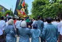 Ratusan santri dan pelajar NU melakukan unjuk rasa di depan Kantor KPID Jawa Tengah. (A. Nandar/dengpost.com)