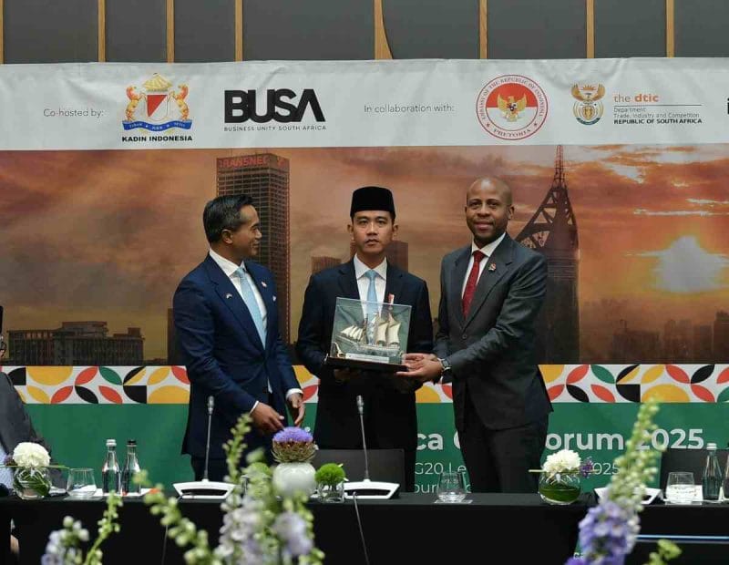 Wakil Presiden Republik Indonesia Gibran Rakabuming menghadiri Indonesia–Africa CEO Forum 2025 di Saxon Hotel, Johannesburg, Jumat (21/11/2025).