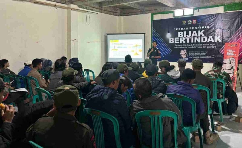 Sosialisasi Penegakan Peraturan Perundang-undangan tentang peredaran rokok ilegal di Desa Patakbanteng, Kabupaten Wonosobo