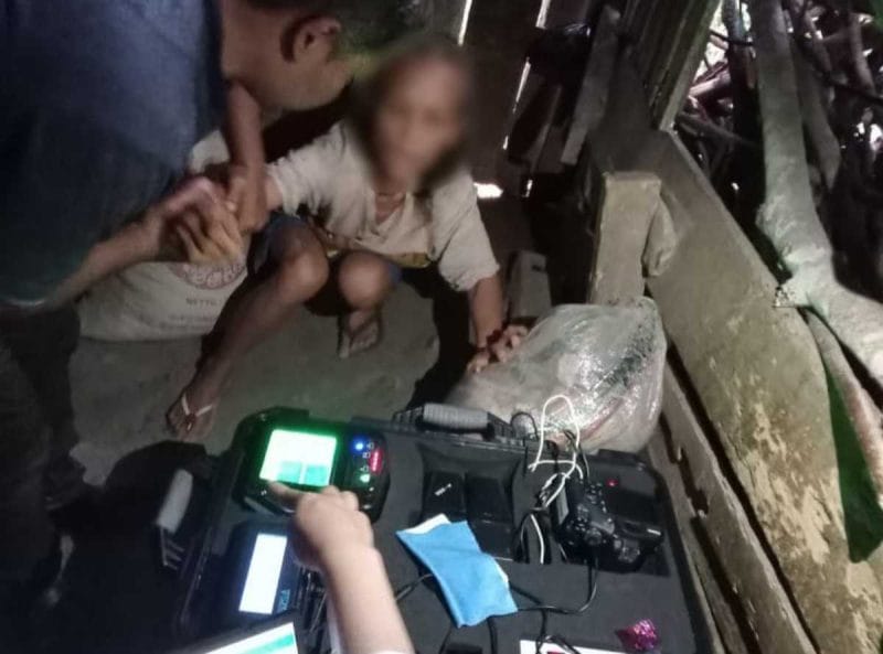 Tim Pelayanan Administrasi Terpadu Kecamatan (Paten) Kepil melakukan perekaman e-KTP ODGJ di Desa Jangkrikan, Kecamatan Kepil.