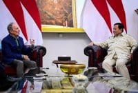 Presiden Prabowo Subianto menerima kunjungan pengusaha sekaligus filantropis asal Amerika Serikat, Michael Bloomberg, di Istana Kepresidenan Jakarta.