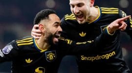 Pemain MU, Matheus Cunha (kiri) melakukan selebrasi usai mencetak gol kemenangan atas Arsenal.