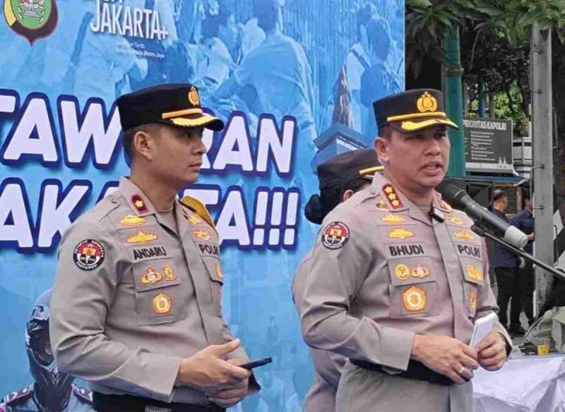 Kabid Humas Polda Metro Jaya Kombes Pol Budi Hermanto memberikan keterangan.