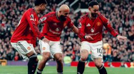 Pemain Manchester United melakukan selebrasi setelah Matheus Cunha mencetak gol kedua untuk MU.