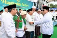Presiden Prabowo dalam acara Mujahadah Kubro Satu Abad Nahdlatul Ulama (NU) di Stadion Gajayana, Kota Malang, Minggu (8/2/2026).