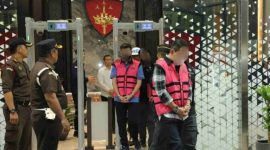 Para tersangka kasus ekspor CPO diamankan di Kejaksaan Agung RI.