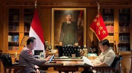 Presiden Prabowo saat bertemu Kapolri Jenderal Listyo Sigit Prabowo.