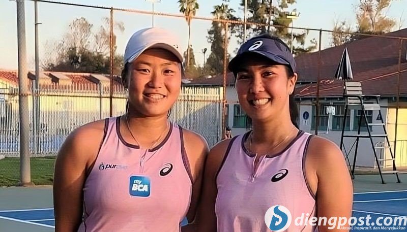 Petenis putri Indonesia Aldila Sutjiadi (kanan) bersama Janice Tjen (kiri) ditemui usai latihan menjelang SEA Games 2025 di Klub Kelapa Gading, Jakarta, Rabu (3/12/2025).