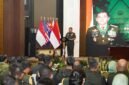 Kepala Staf Angkatan Darat Jenderal TNI Maruli Simanjuntak memberikan arahan penting bagi perwira militer baru.