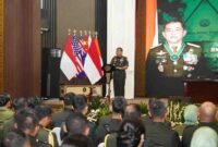 Kepala Staf Angkatan Darat Jenderal TNI Maruli Simanjuntak memberikan arahan penting bagi perwira militer baru.