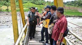 Pengecekan Jembatan Stanmelo yang berada di wilayah Kecamatan Wadaslintang, Wonosobo.