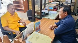Ketua DPD II Partai Golkar Kabupaten Wonosobo petahana, Triana Widodo mulai melengkapi syarat pencalonan menjelang Musyawarah Daerah (Musda) Partai Golkar Wonosobo.