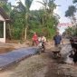 Kondisi ruas Jalan Manggis-Tlogogudang yang rusak parah. 