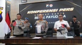 Polres Wonosobo menggelar pers rilis kasus begal payudara.