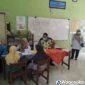 Personil Polres Wonosobo mengawal program deteksi dini penyakit menular yang menyasar generasi muda.