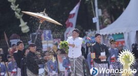 Prosesi Pisowanan Agung di alun alun Wonosobo sebagai puncak peringatan Hari Jadi ke 201.
