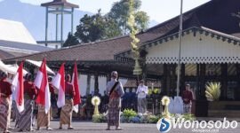 Prosesi serah terima Panji sebagai tanda dimulainya peringatan Hari Jadi Kabupate  Wonosobo.