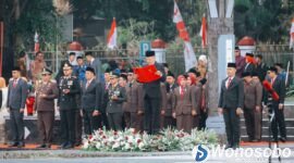 Jajaran Forkopimda, DPRD dan pimpinan OPD di Wonosobo mengikuti upacara HUT ke 81 RI tanpa tenda khusus.