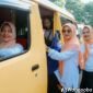 Puluhan anggota DWP Setda Wonosobo memilih menggunakan angkutan kota menuju Menjer pada Jumat (31/7/2026).