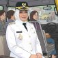 Gambar ilustrasi Bupati Purworejo, Yuli Hastuti menaiki angkot.