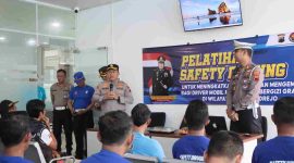 Polres Purworejo menyelenggarakan pelatihan safety driving khusus bagi para pengendara.