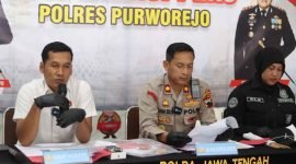 Wakapolres Purworejo, Kompol Nana Edi Sugito saat konferensi pers.