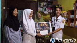 Yan Budi Nugroho buka warung sembako gratis tersebut khusus untuk memfasilitasi kebutuhan hidup puluhan anak yatim di Purworejo.