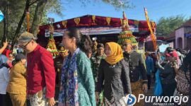 Gelaran tradisi Merti Jaladri di Pantai Dewaruci, Jatimalang, Purworejo.