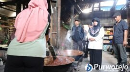 Bupati Purworejo, Yuli Hastuti saat aksi Explore Bener Super pada Selasa (14/07/2026).