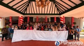 Ratusan pelajar menyuarakan deklarasi gerakan anti bullying Purworejo di Aula Dindikbud.