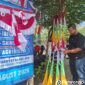 Ade, pedagang umbul umbul musiman di kemiri Purworejo yang berasal dari Sumedang.