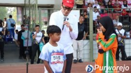 Wakil Bupati Purworejo Dion Agasi Setiabudi resmi membuka kejuaraan Kids athletics. 
