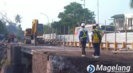 Perbaikan Jembatan Krakitan di Kecamatan Salam, Kabupaten Magelang.