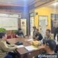 Upaya mediasi insiden dugaan perampasan kendaraan Magelang terjadi di halaman parkir Alfamidi Pakelsari, Desa Bulurejo, Kecamatan Mertoyudan, Kamis (2/7/2026) siang. 