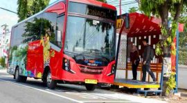 Bus Trans Jateng.