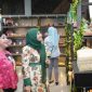 Ketua Dekranasda Jawa Tengah Nawal Arafah Yasin saat mengunjungi Naruna Ceramic Salatiga.