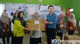 Yayasan Bina Keluarga Sehat Sejahtera (SPPG Kertosari) menyalurkan bantuan alat kesehatan (alkes) ke 21 Posyandu di Kecamatan Jumo, Kabupaten Temanggung, Selasa (5/5/2026).