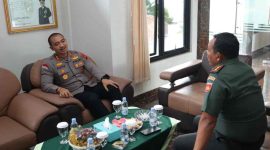 Kapolres Kebumen yang baru, AKBP I Putu Bagus Krisna Purnama bersilaturrahmi ke Markas Kodim 0809 Kebumen.