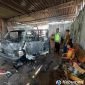 Kepolisian melakukan olah tkp peristiwa nobil pikap terbakar di Pejagoan, Kebumen.
