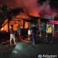 Peristiwa kebakaran toko di Kebumen menghanguskan warung makan dan toko kelontong.